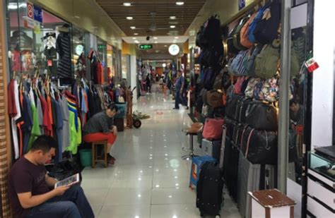 where to buy fake clothes in shenzhen|shenzhen counterfeit market.